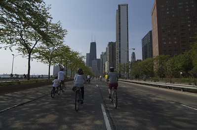 シカゴで「バイク・ザ・ドライブ」開催